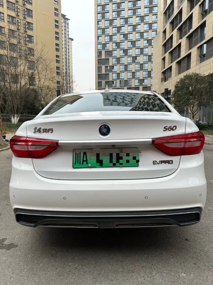 成都23年东风S60EV9