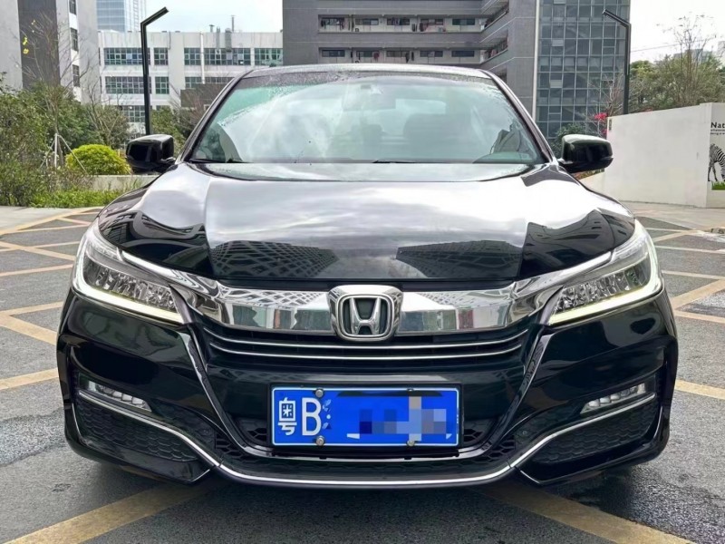 深圳17年本田雅阁1