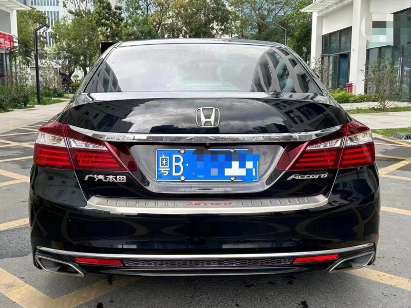 深圳17年本田雅阁5