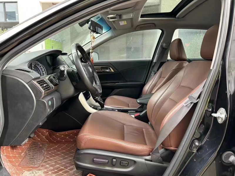 深圳17年本田雅阁9