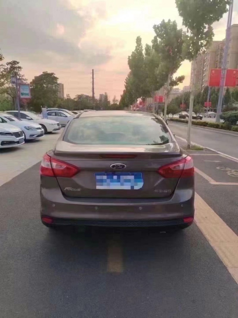 菏泽15年福特福克斯4