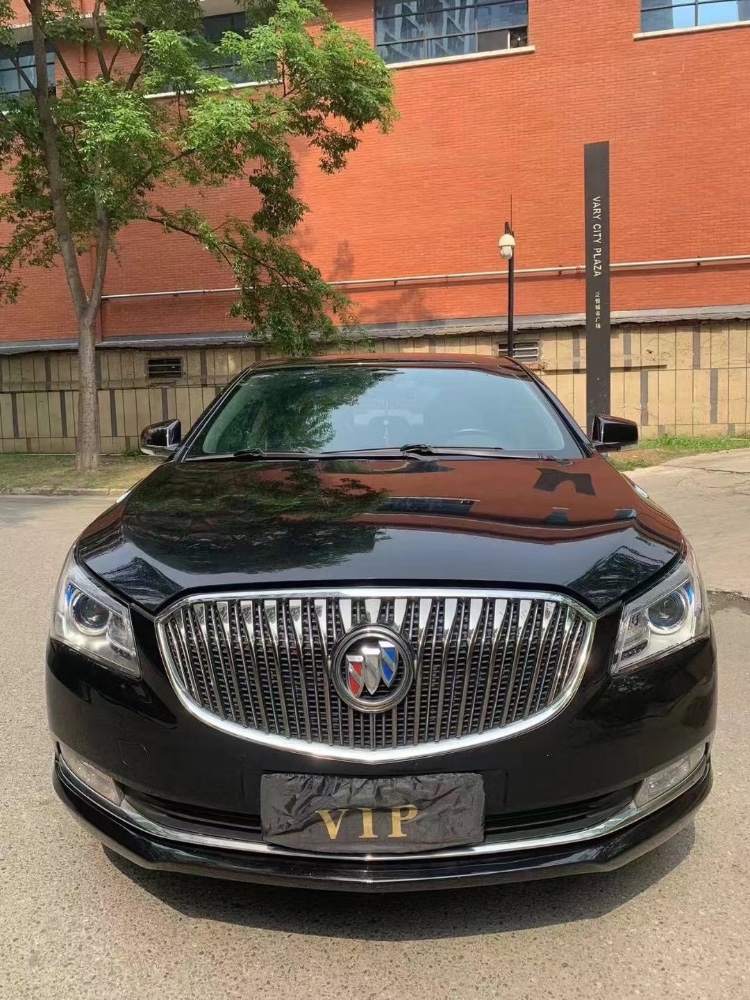 成都15年别克君越1