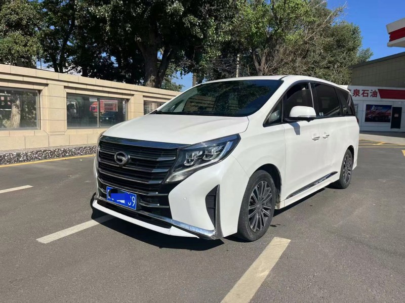 保定21年传祺M82