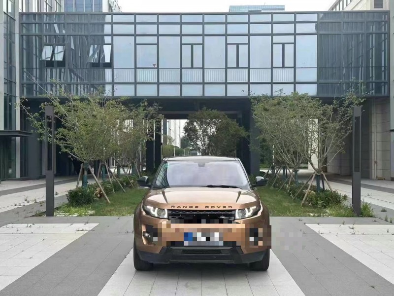 青岛14年路虎极光1