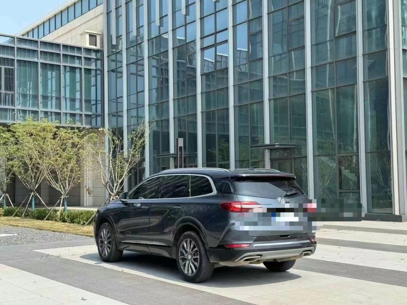 青岛20年别克昂科旗8