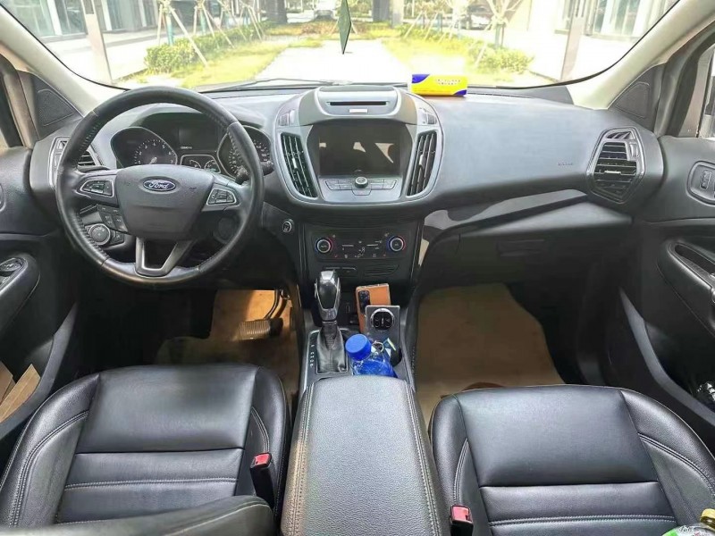 青岛18年福特翼虎6