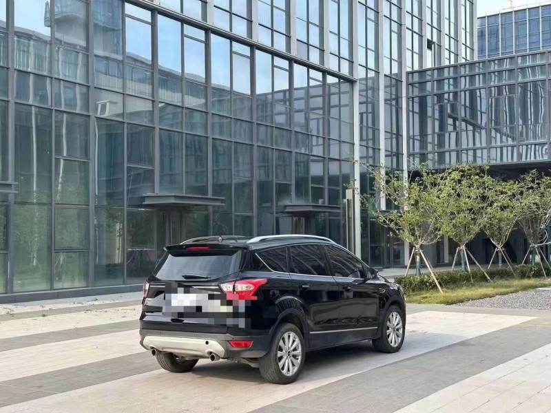 青岛18年福特翼虎8