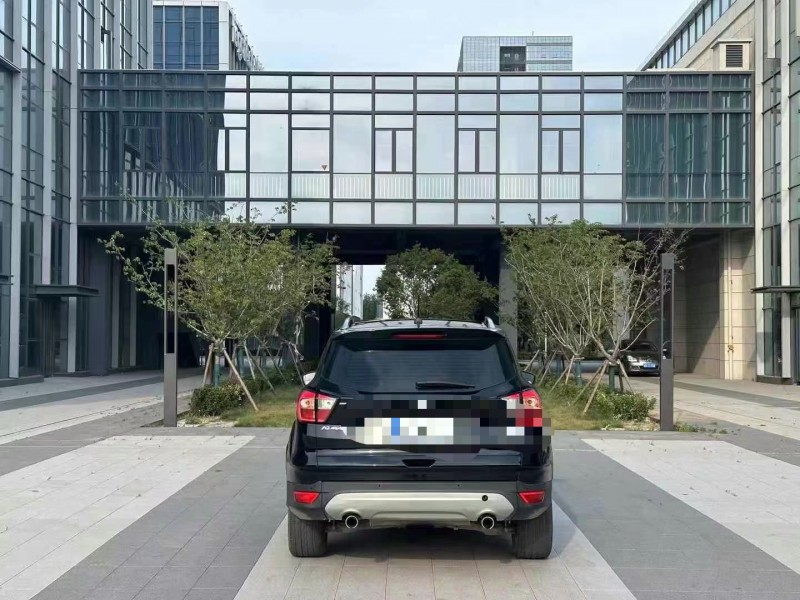 青岛18年福特翼虎9