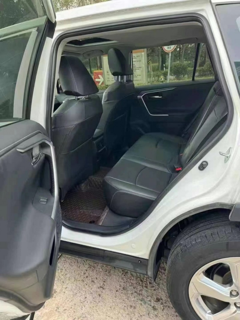 泰安23年豐田RAV4榮放5