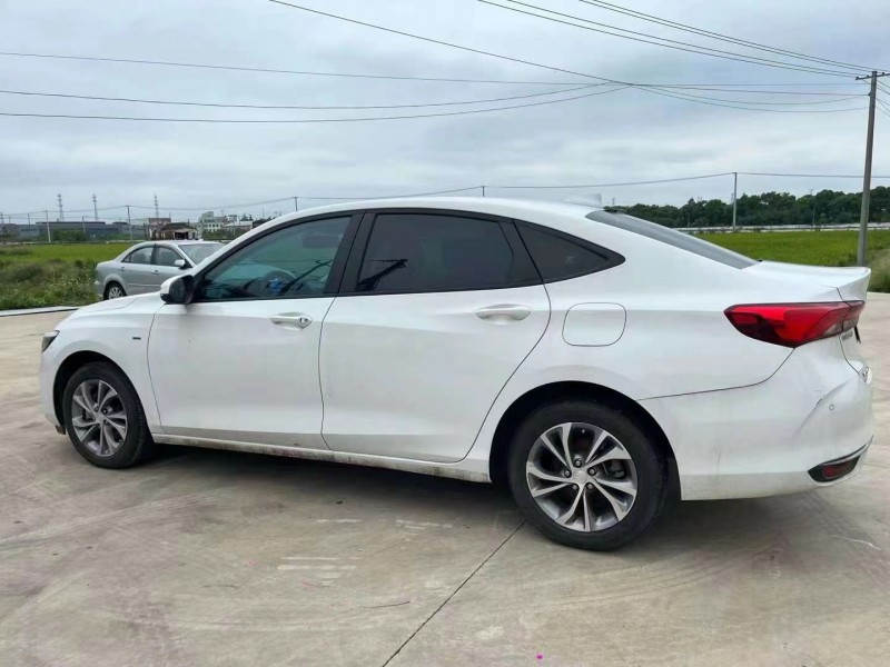 淮安22年别克威朗6