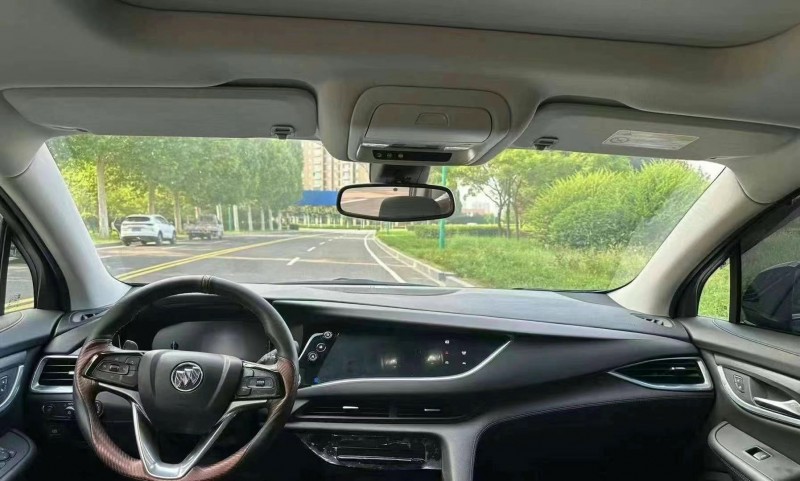 济宁21年别克昂科旗5