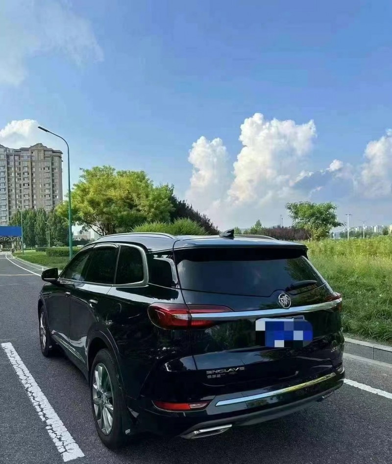 济宁21年别克昂科旗9