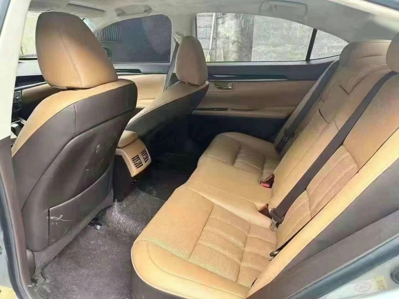 佛山18年雷克萨斯ES7