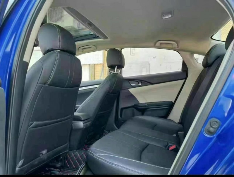 青岛19年本田思域8