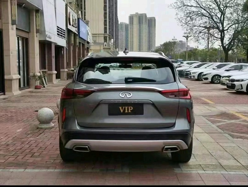 重慶20年英菲尼迪QX504