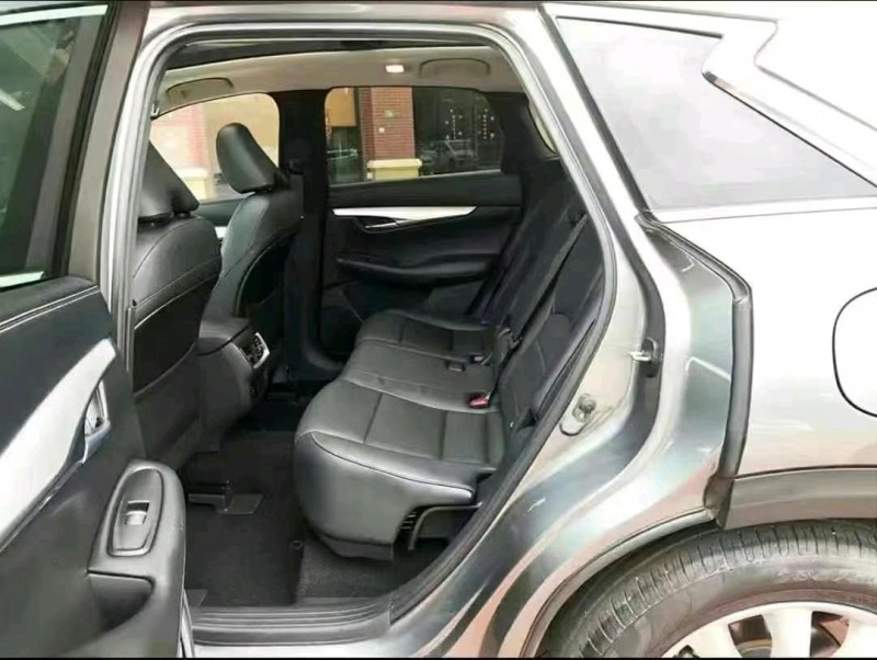 重慶20年英菲尼迪QX505