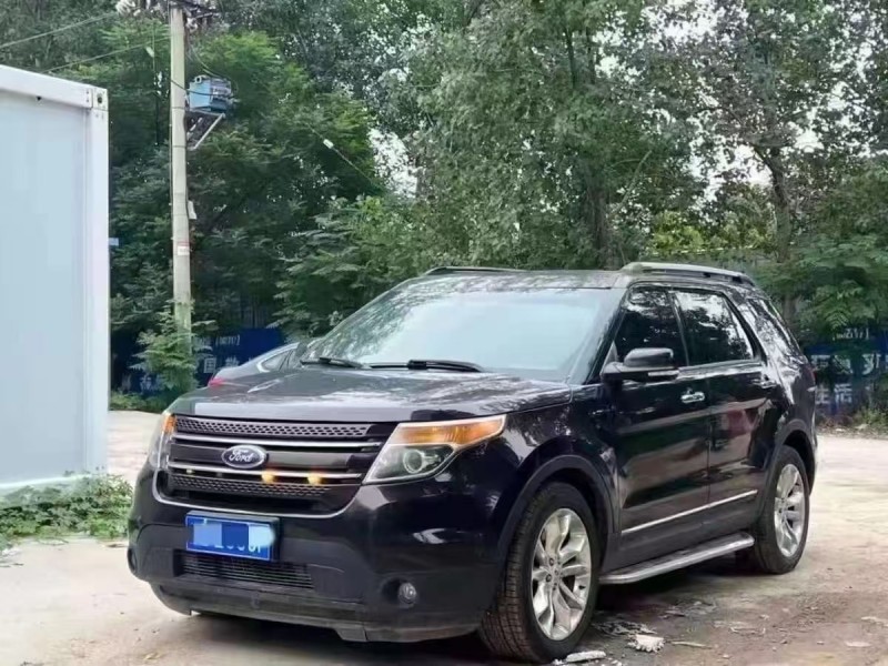 济南15年福特探险者3