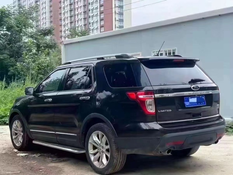 济南15年福特探险者4