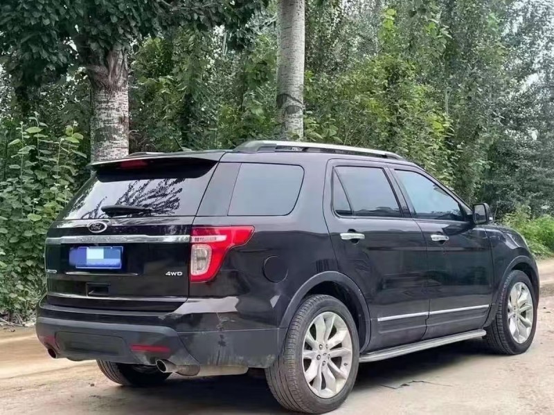 济南15年福特探险者5