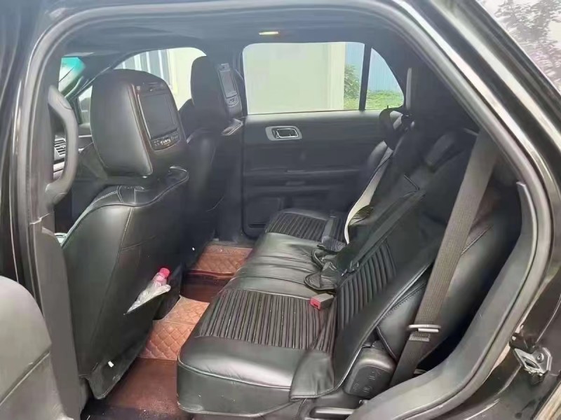 济南15年福特探险者6