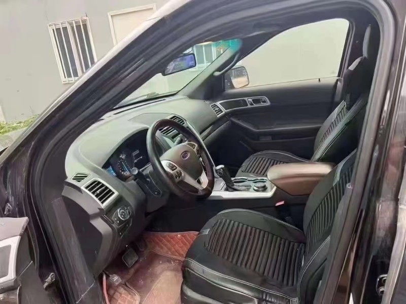 济南15年福特探险者8