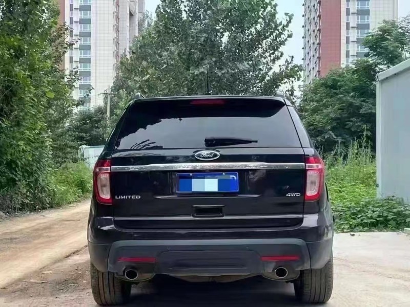 济南15年福特探险者9