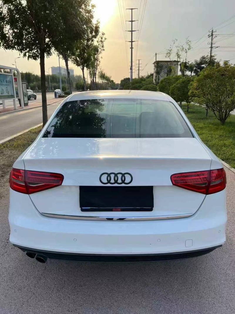 济宁16年奥迪A4L9