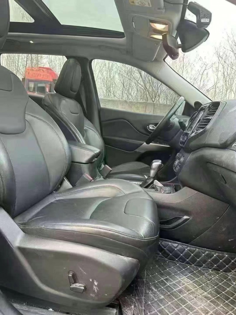 鄭州20年Jeep自由光4