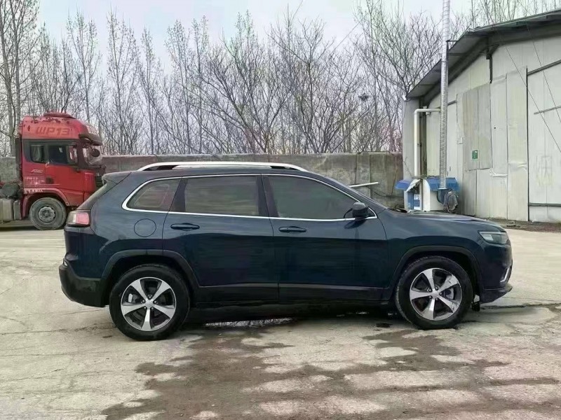 鄭州20年Jeep自由光8
