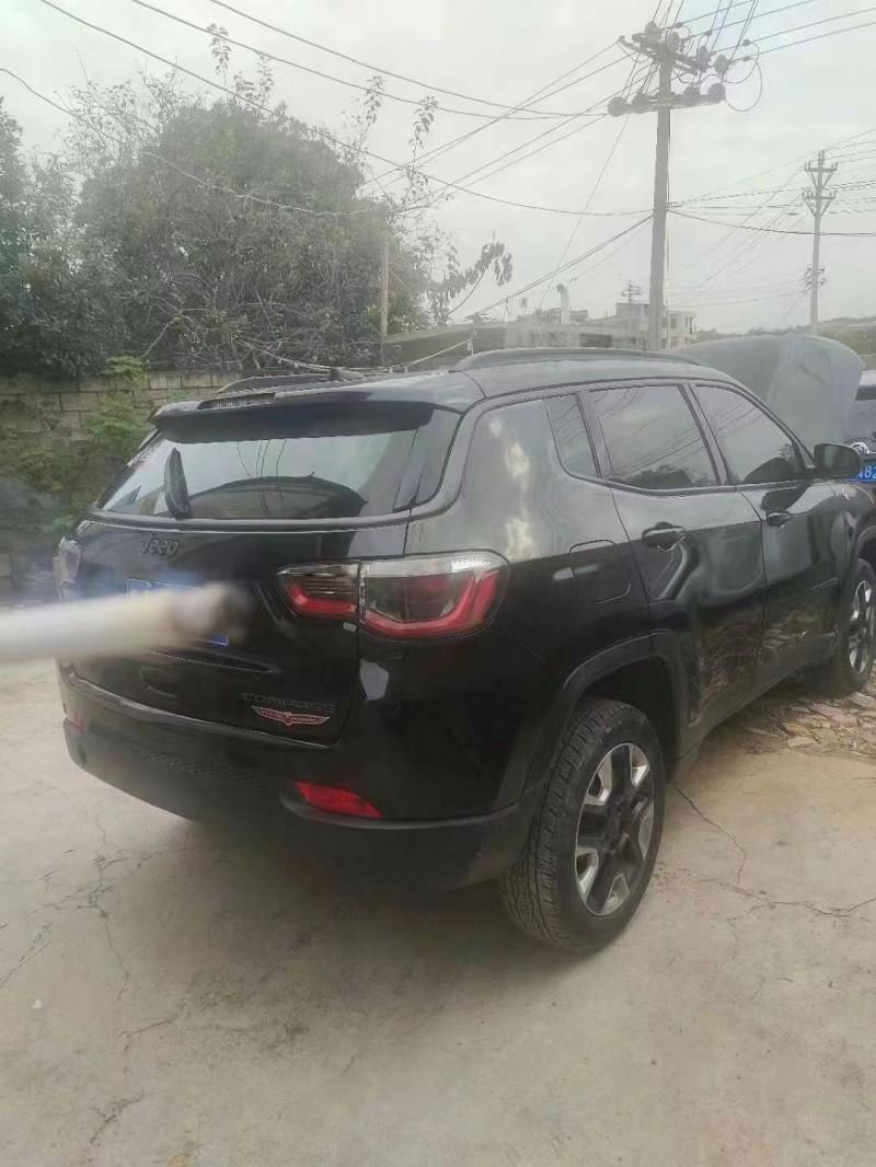 貴陽18年Jeep指南者9