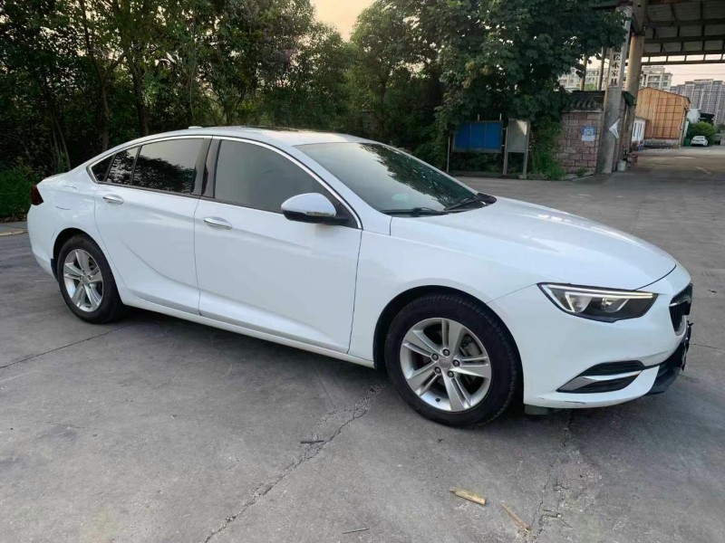 徐州18年别克君威2