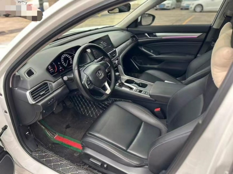 东莞22年本田雅阁4