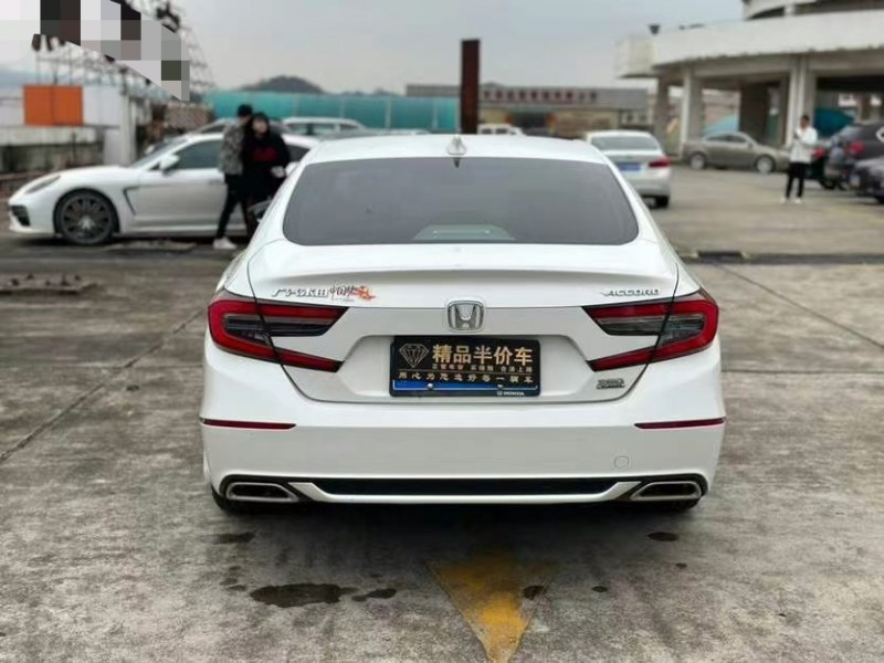 东莞22年本田雅阁7