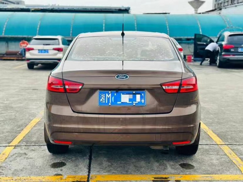 东莞17年福特福睿斯7