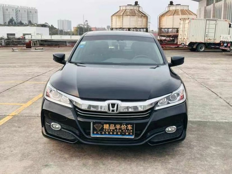 东莞18年本田雅阁1