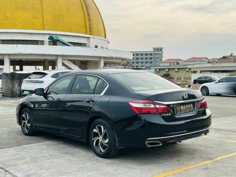 东莞18年本田雅阁6