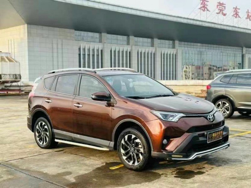 东莞17年丰田RAV42