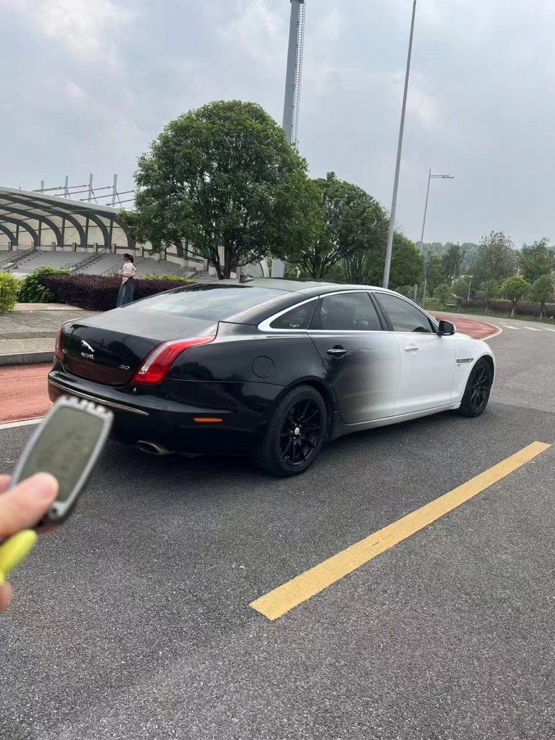 賀州13年捷豹XJL5