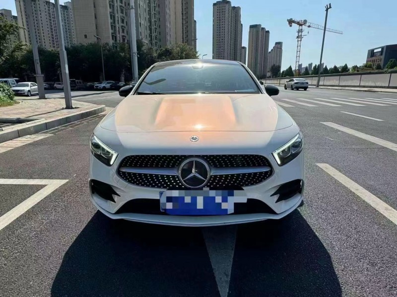 郑州21年奔驰A1