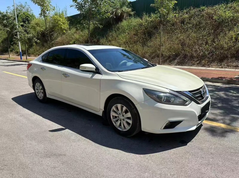 南寧18年日產天籟6