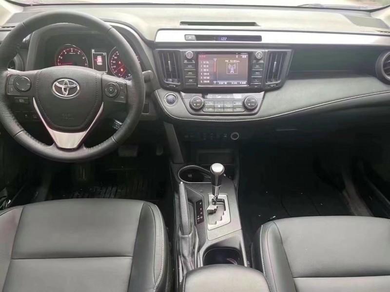 威海17年豐田RAV46