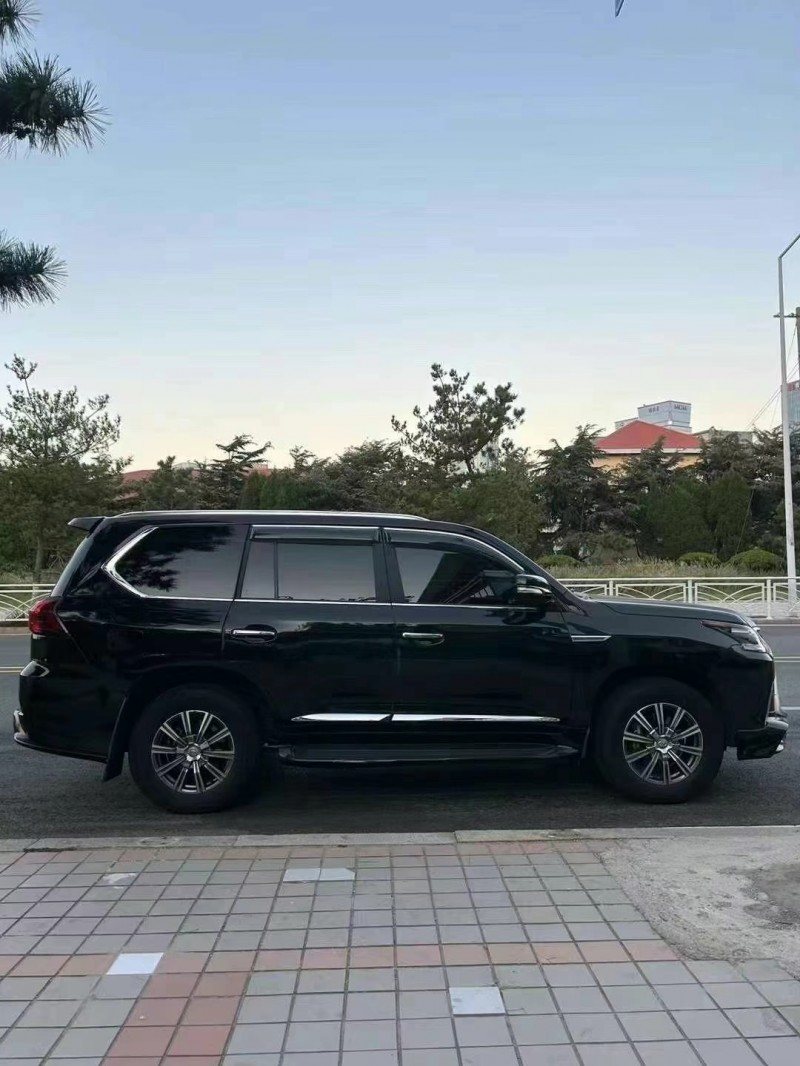 烟台12年雷克萨斯LX9