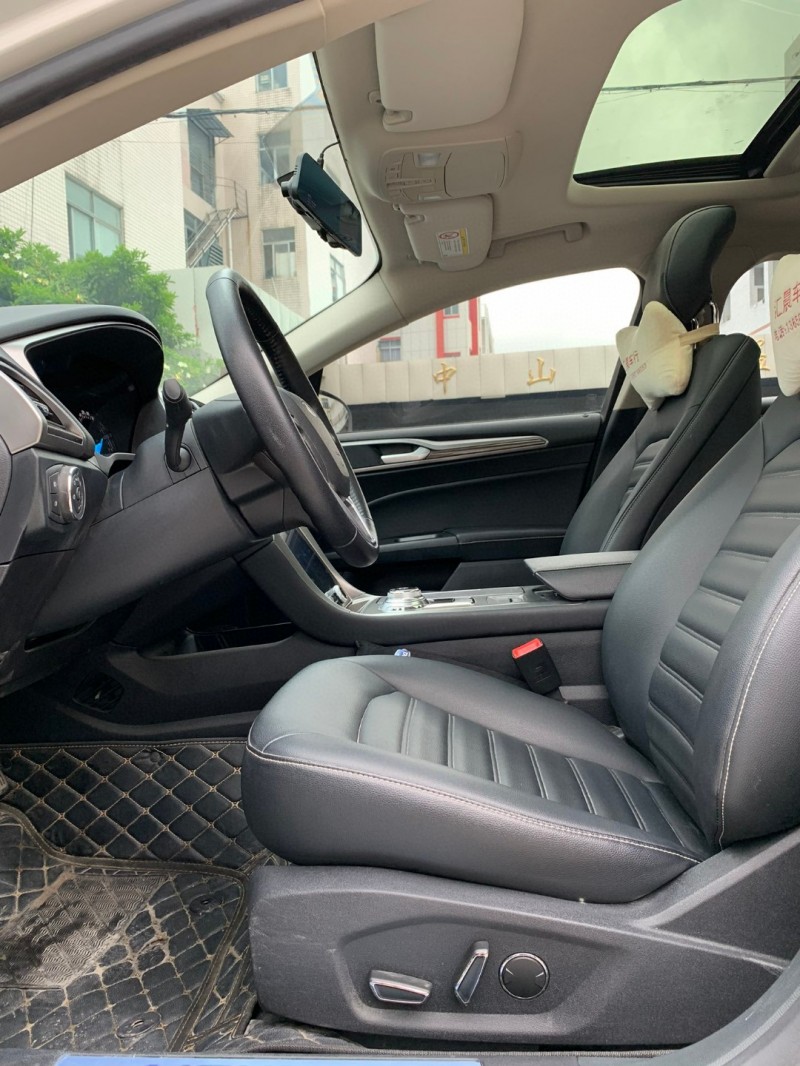 中山21年福特蒙迪欧8