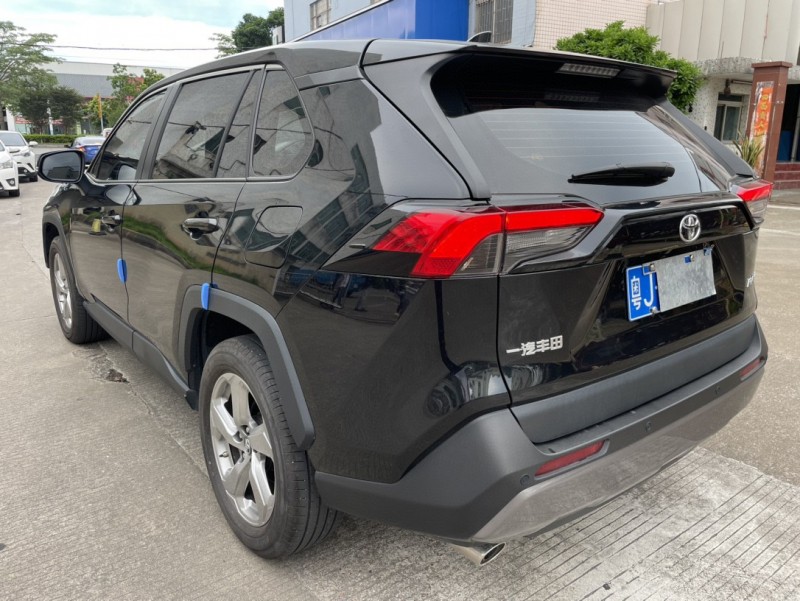 中山23年丰田RAV45