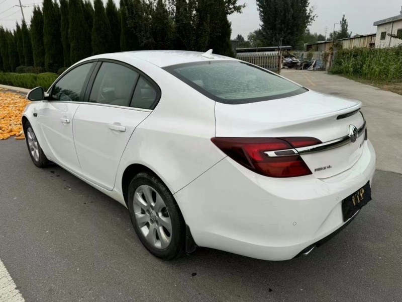 济宁14年别克君威8