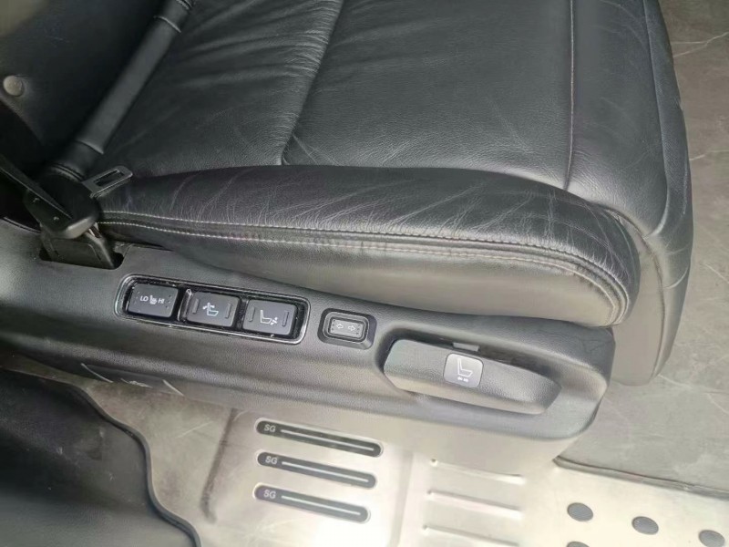 济宁16年本田艾力绅8