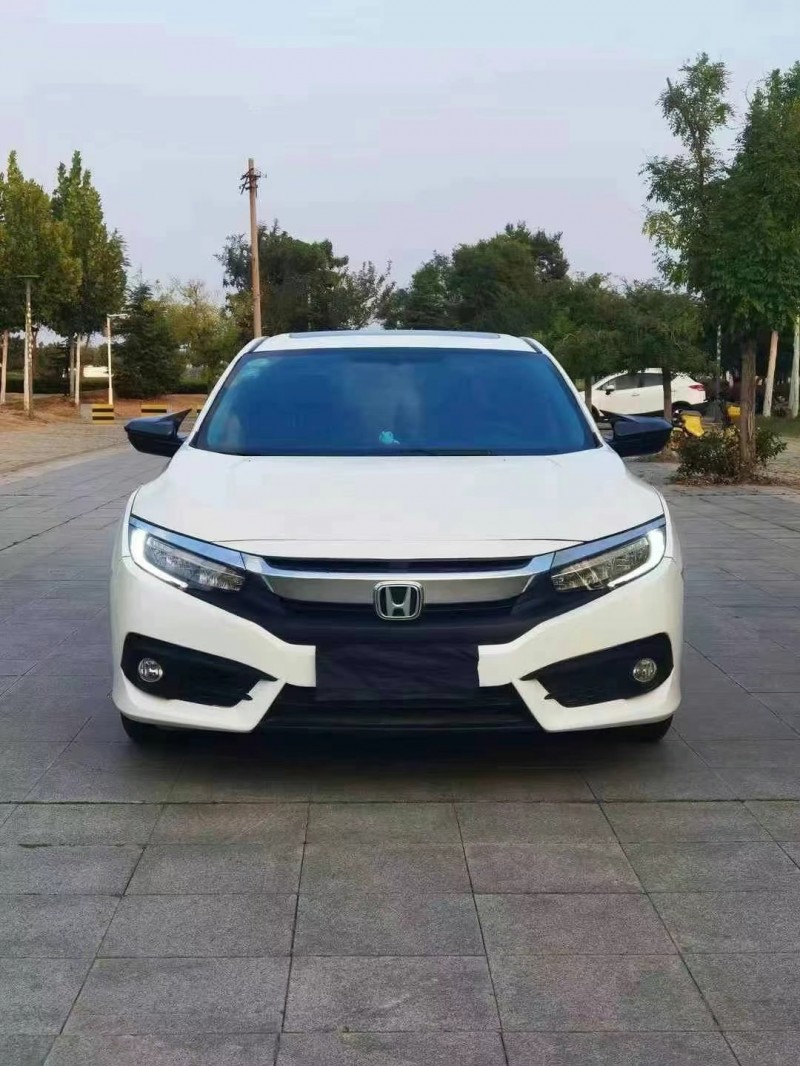 济宁17年本田思域1