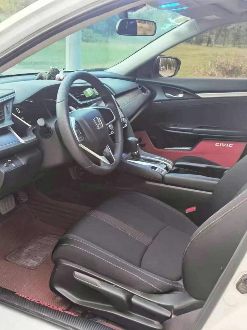 济宁17年本田思域4