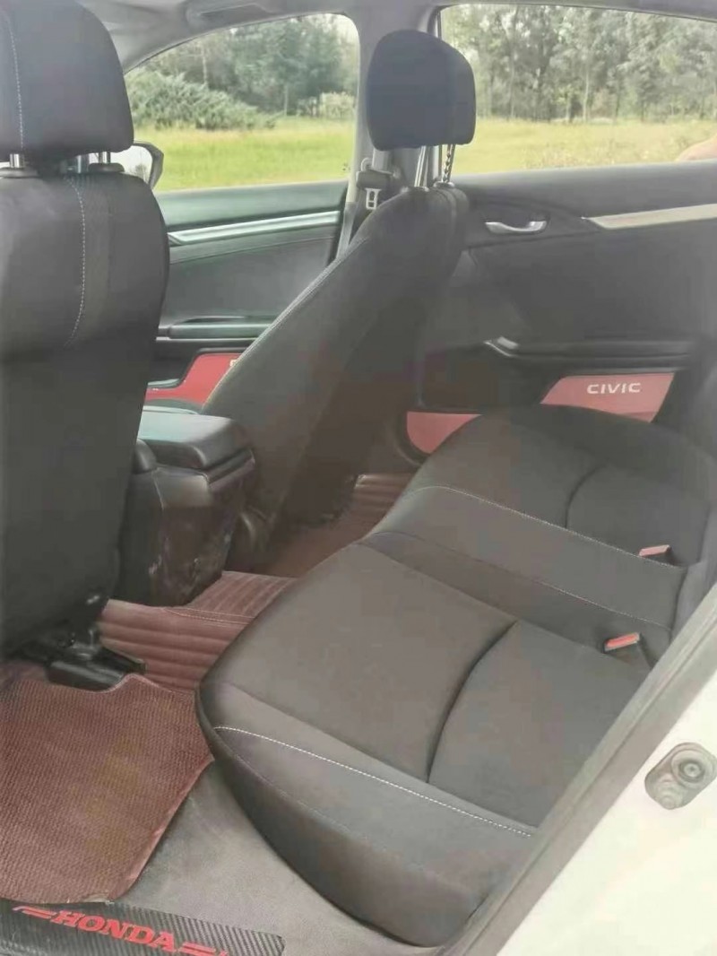 济宁17年本田思域5