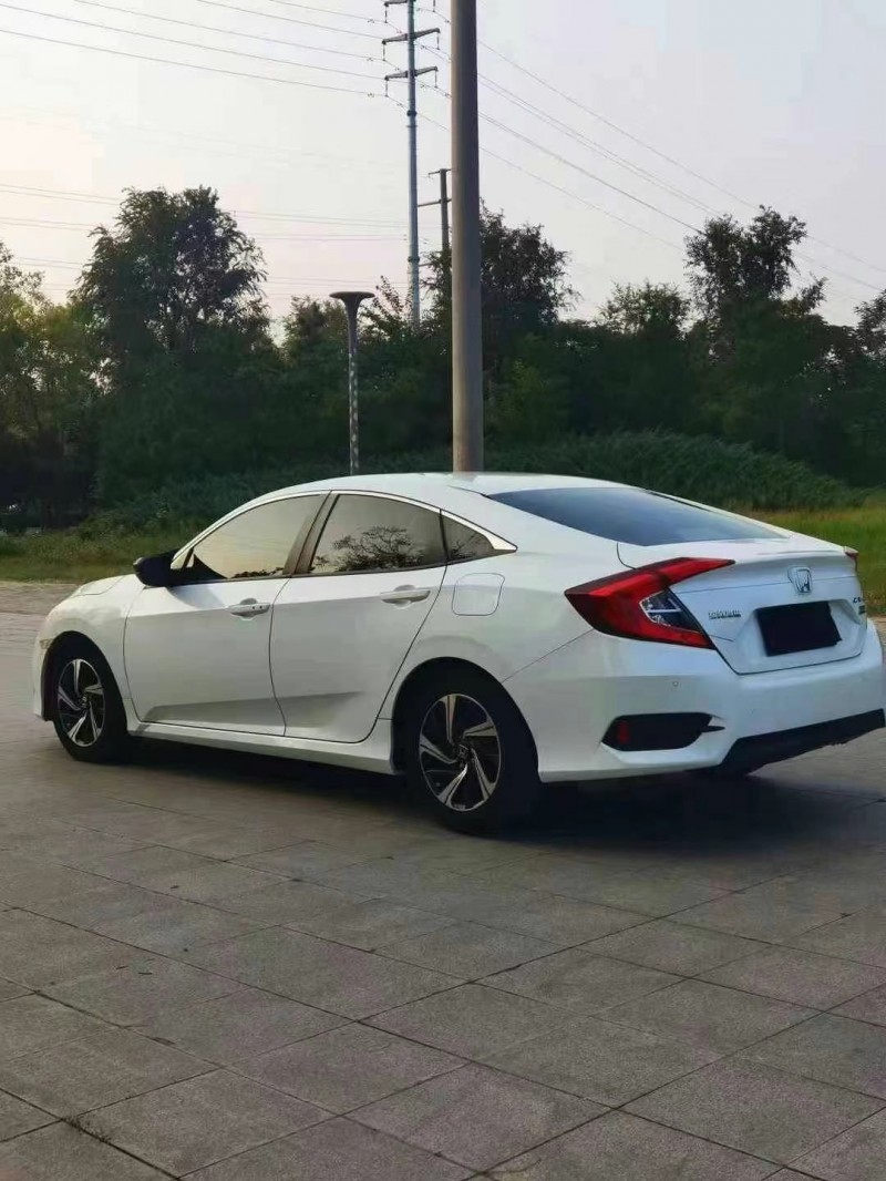 济宁17年本田思域6